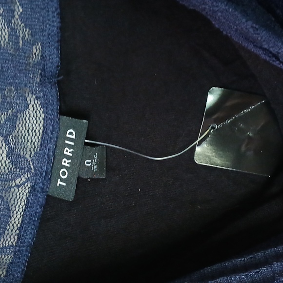 Torrid NWT Navy Blue Lace Boatneck Top Lace Long Sleeves Size 0 Large - Picture 8 of 11